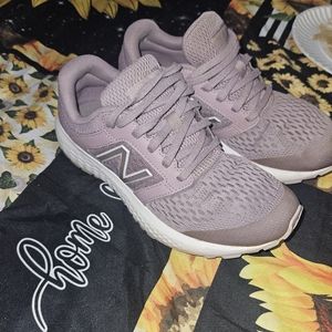 New balance size 7 women's